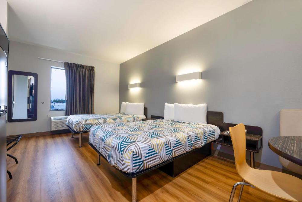 Economy Quadruple Room interior